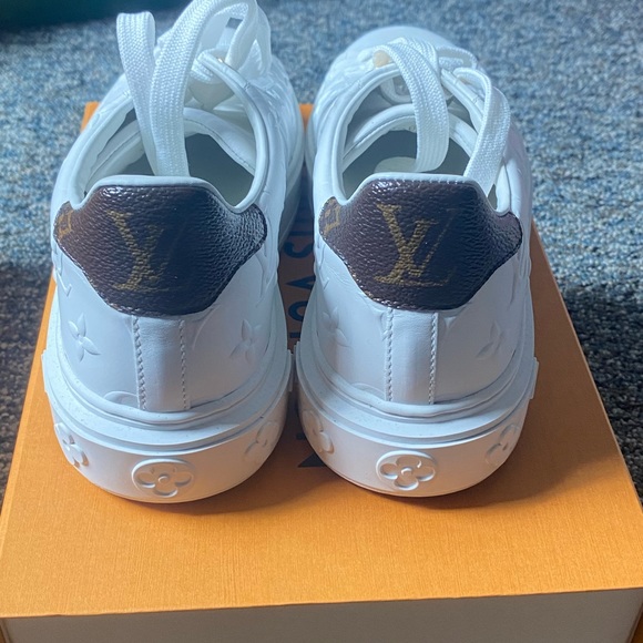 Louis Vuitton sneakers - Picture 6 of 15